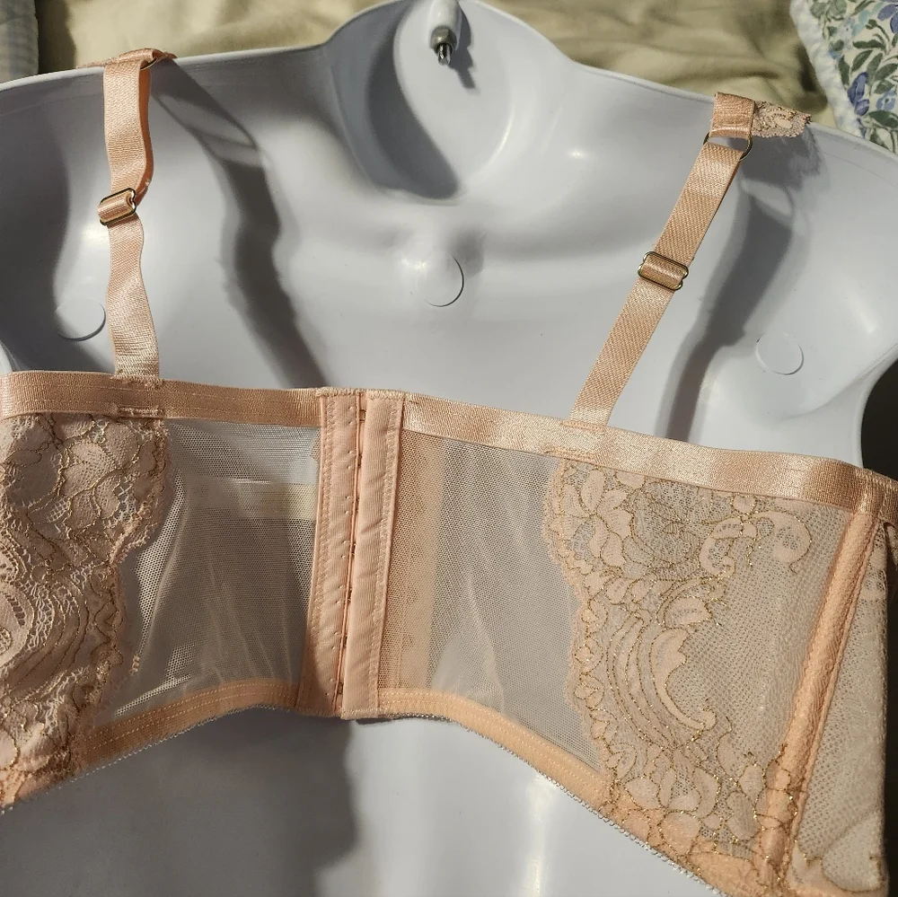 NWT.  Torrid Peach Lace Sexy Strappy Bra - Picture 3 of 3